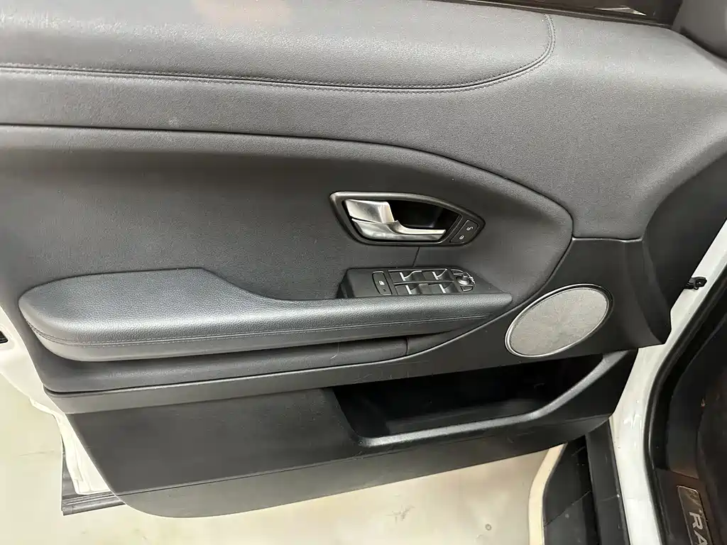 Land Rover Evoque 2017 — фото 14