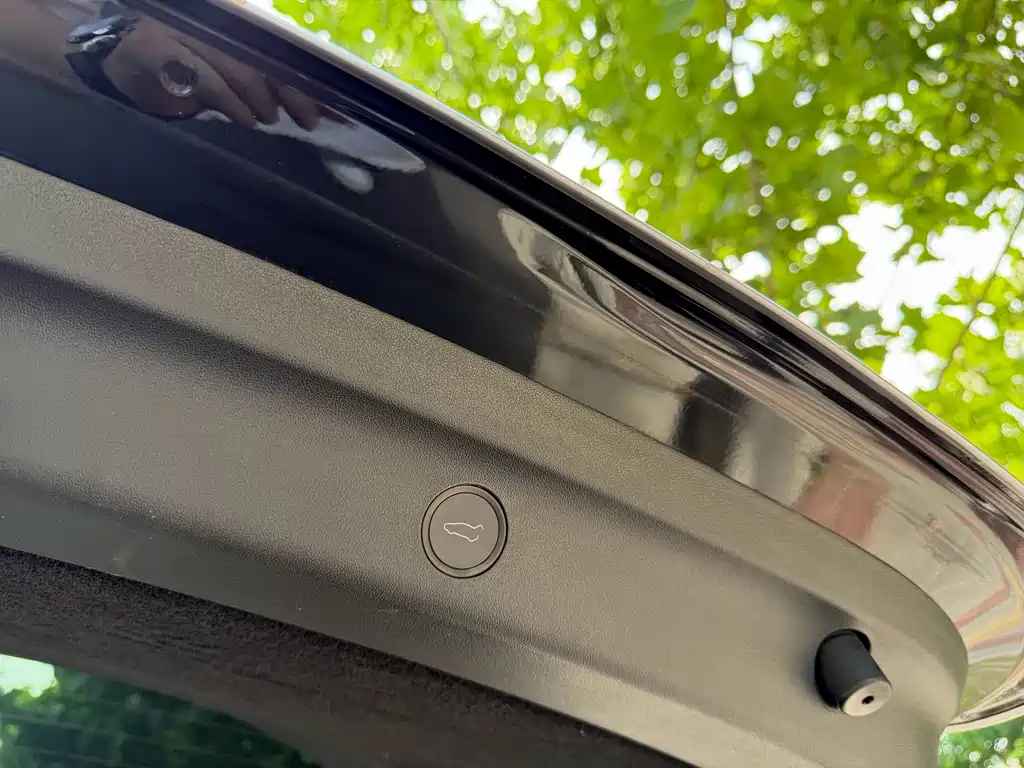 Tesla Model Y 2023 — фото 17