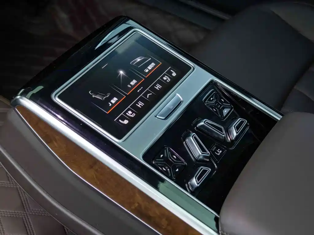 Audi A8 2019 — фото 10