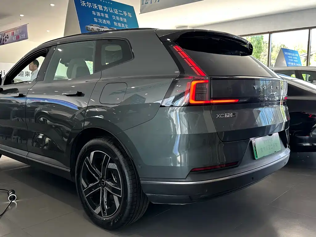 Volvo XC70 PHEV 2025 — фото 15