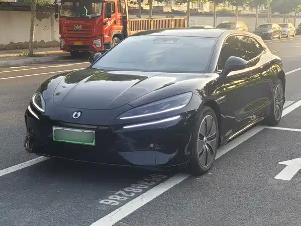 Denza Z9GT 2024