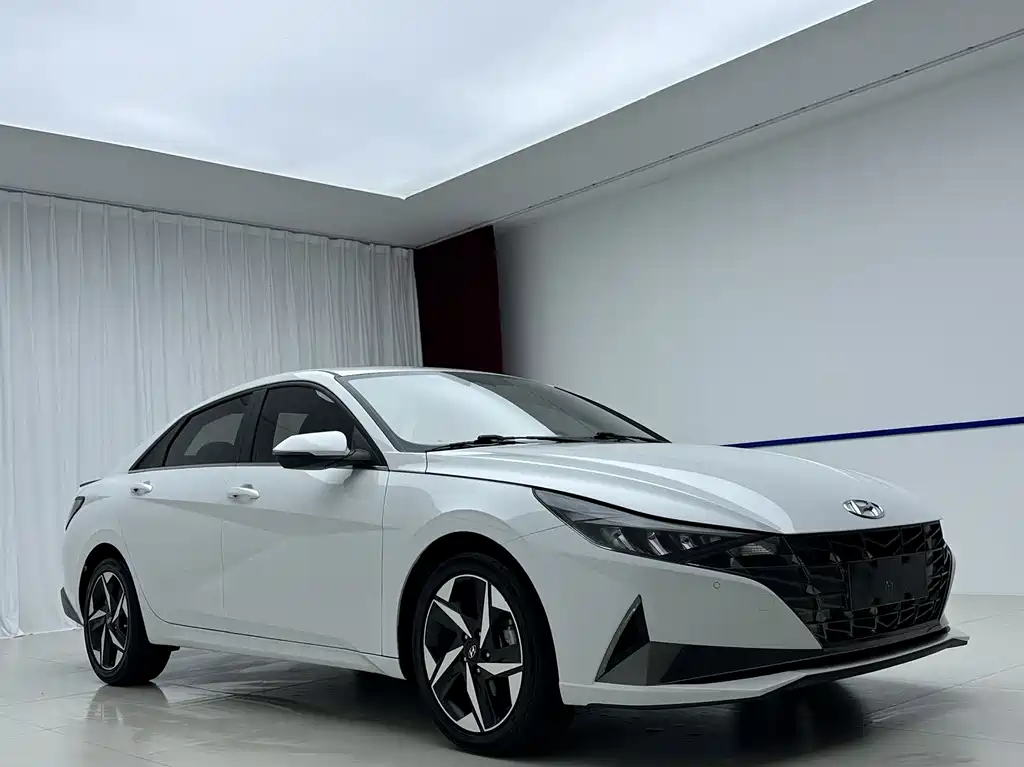Hyundai Elantra 2023