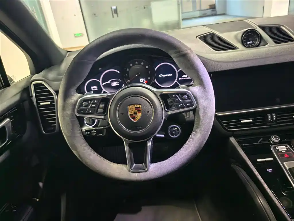 Porsche Cayenne 2021 — фото 9
