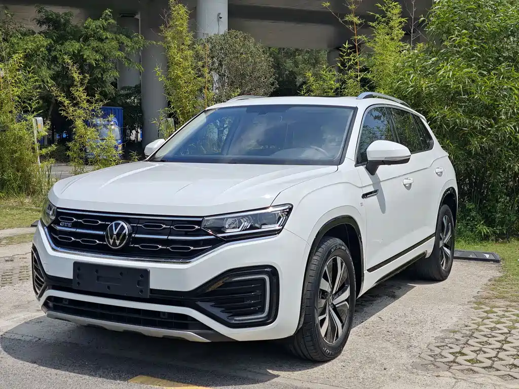 Volkswagen GTE PHEV 2023 — фото 1