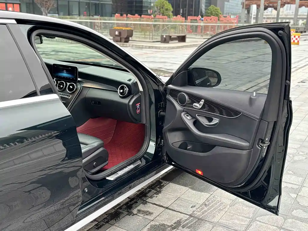 Mercedes-Benz C-Class 2021 — фото 18