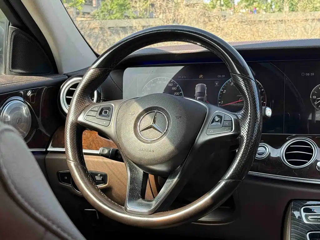 Mercedes-Benz E-Class 2017 — фото 9