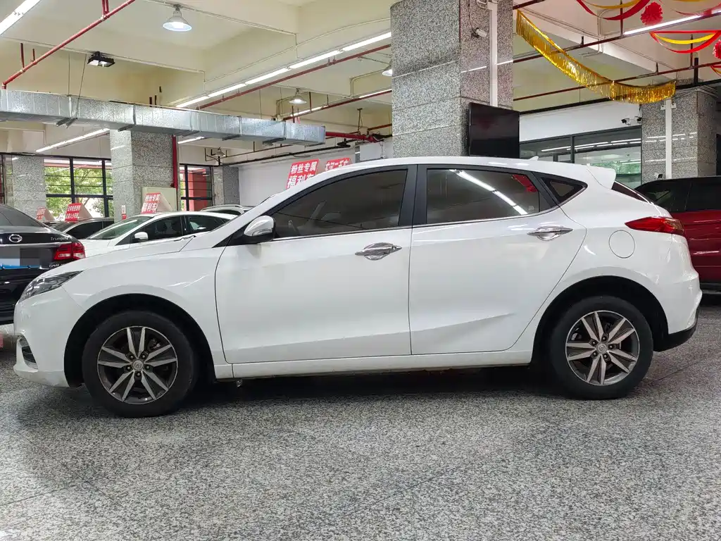 Changan Eado XT 2016 — фото 9