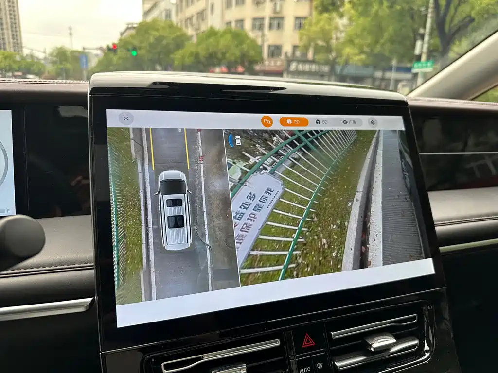 GAC Motor Trumpchi M8 2025 — фото 16