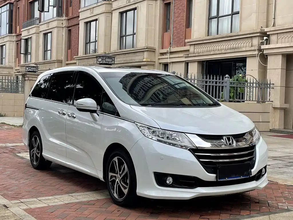 Honda Odyssey 2017 — фото 3