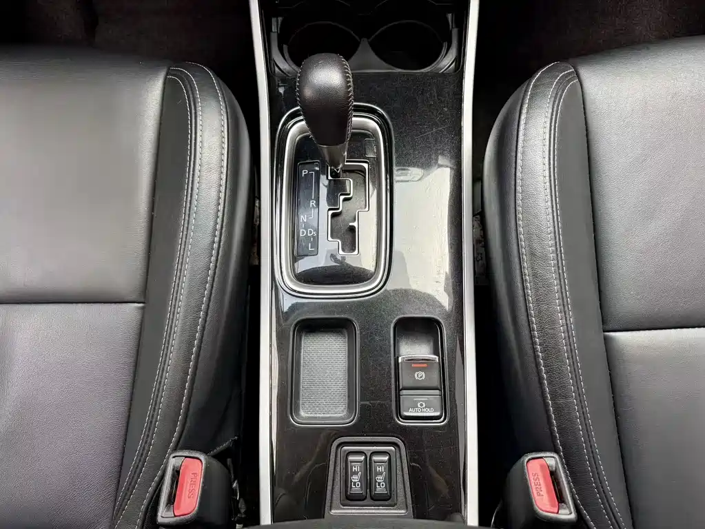 Mitsubishi Outlander 2020 — фото 14