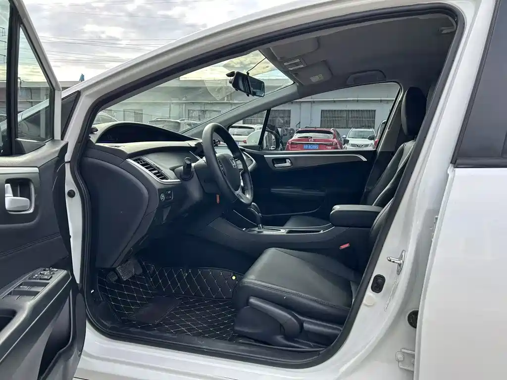 Honda Jade 2017