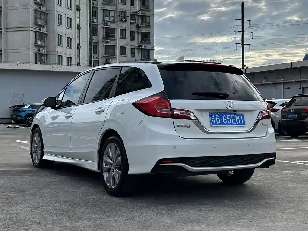 Honda Jade 2017 — фото 8
