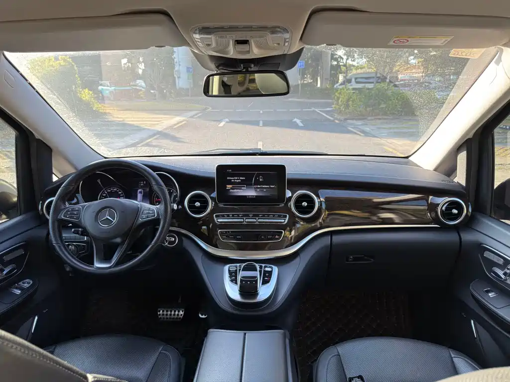 Mercedes-Benz V-Class 2018 — фото 10