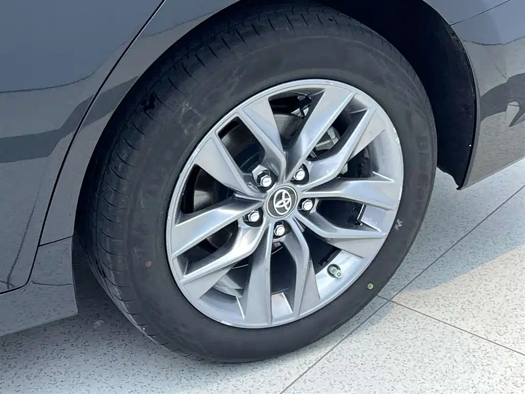 Toyota Avalon 2022 — фото 9