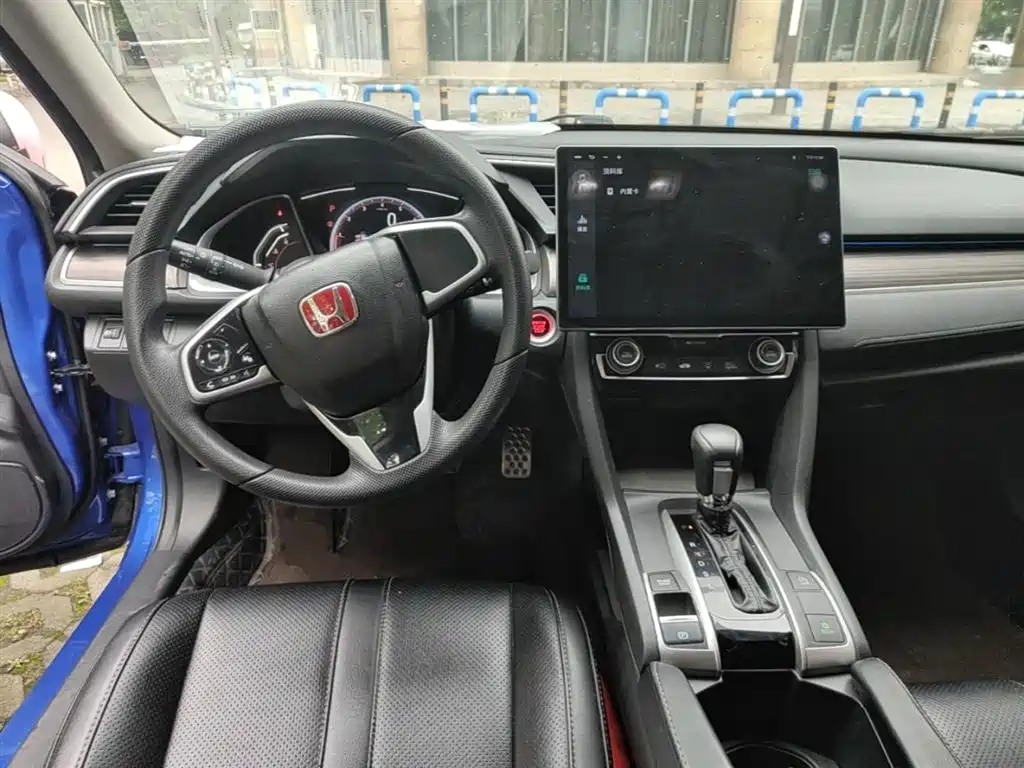 Honda Civic 2019 — фото 10