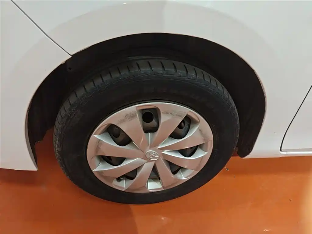 Toyota Yaris L 2015 — фото 23