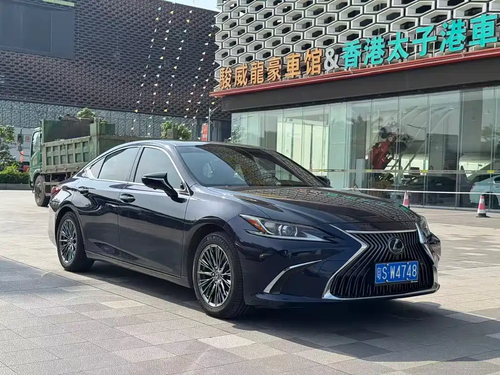 Lexus ES 2020 — фото 2