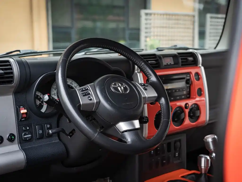 Toyota FJ Cruiser 2013 — фото 8