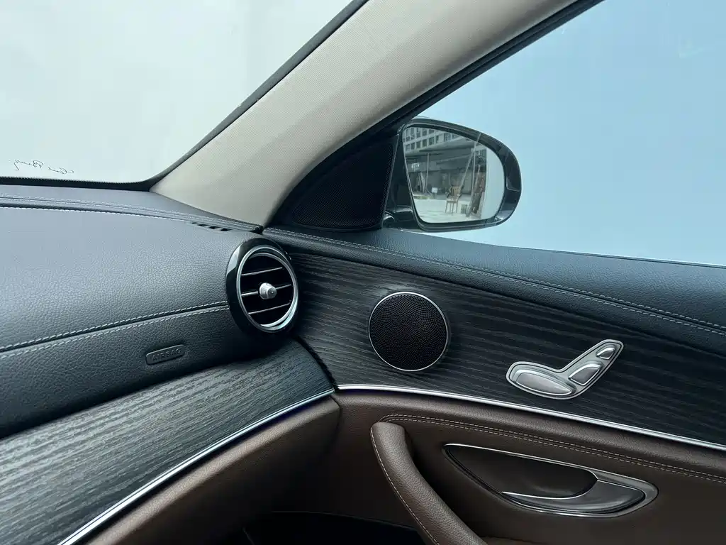 Mercedes-Benz E-Class 2019 — фото 10