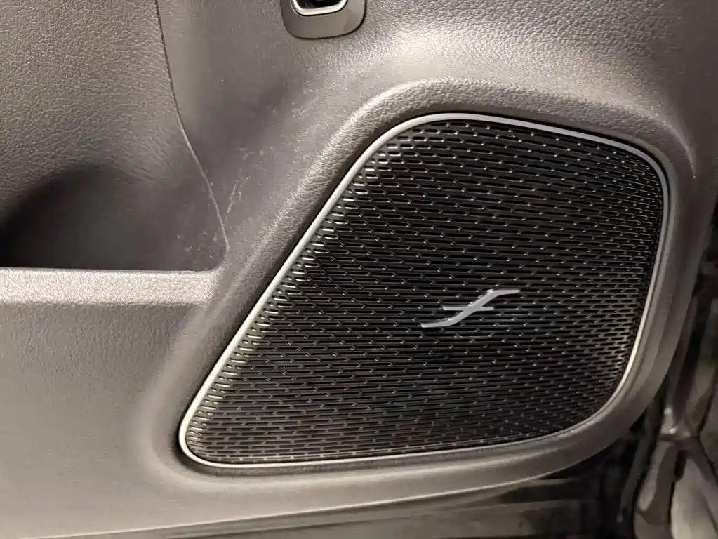 Mercedes-Benz GLB AMG 2025 — фото 13