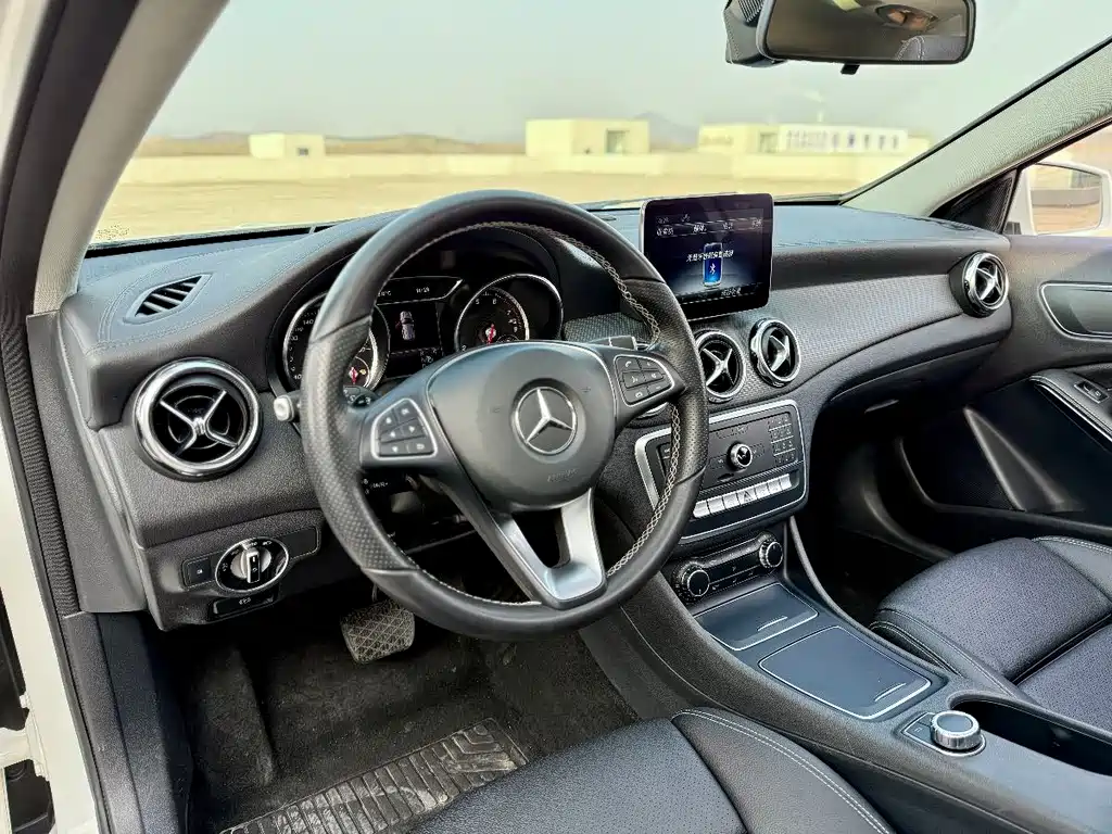 Mercedes-Benz GLA 2018 — фото 18