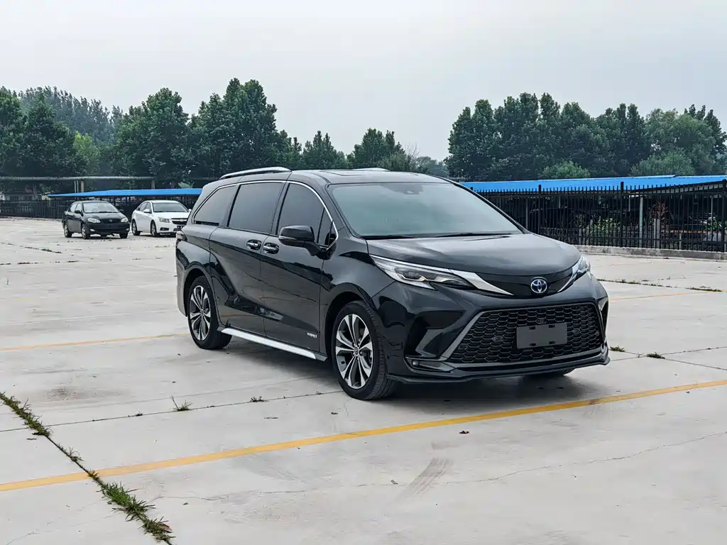 Toyota Granvia 2024