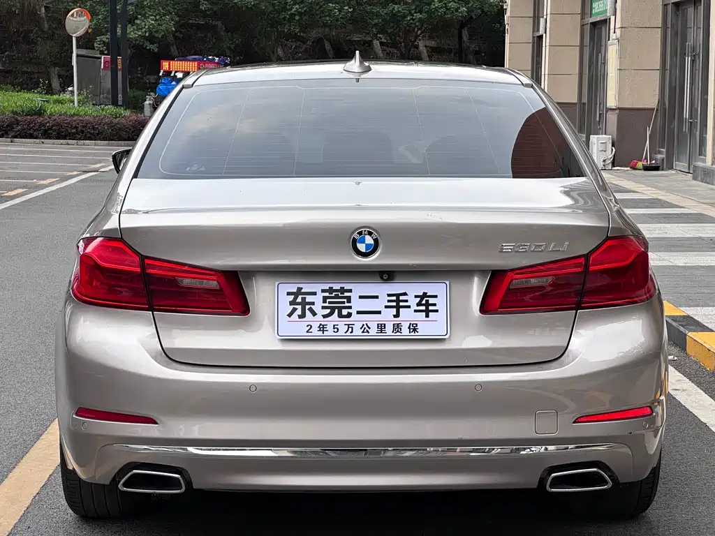 BMW 5 Series 2018 — фото 12