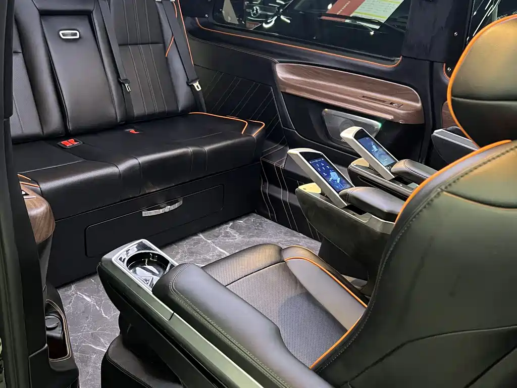 Mercedes-Benz Vito 2023 — фото 13