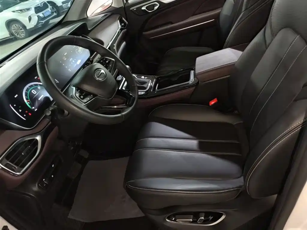 GAC Motor Trumpchi M6 2025 — фото 15