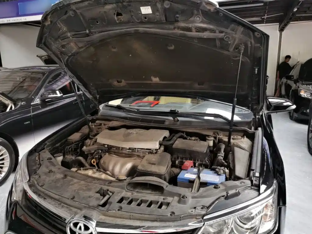 Toyota Camry 2015 — фото 20
