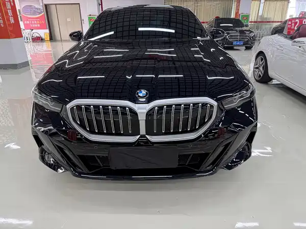 BMW 5 Series 2024