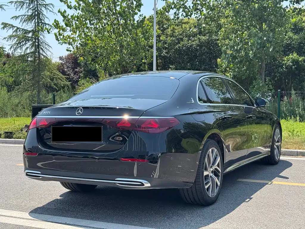Mercedes-Benz E-Class 2025