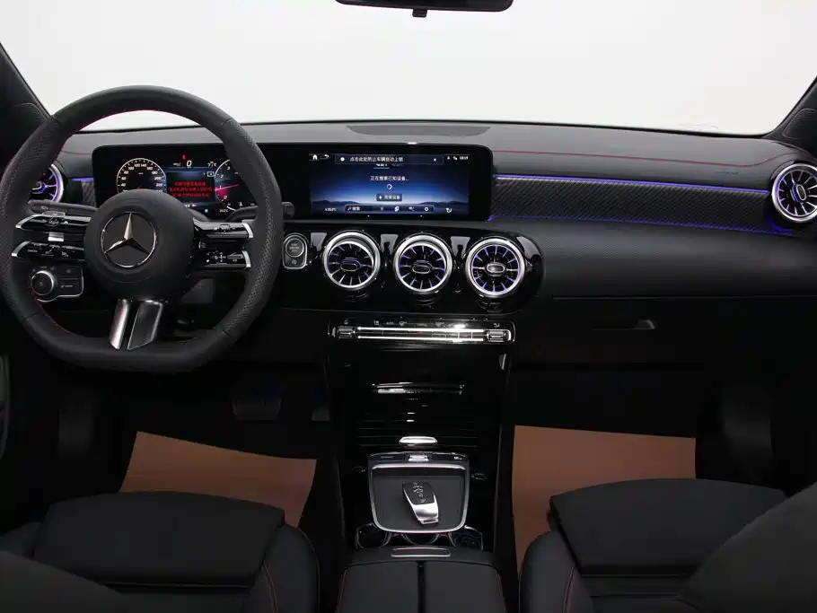 Mercedes-Benz A-Class 2024 — фото 14