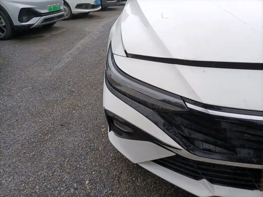 Hyundai Elantra 2024