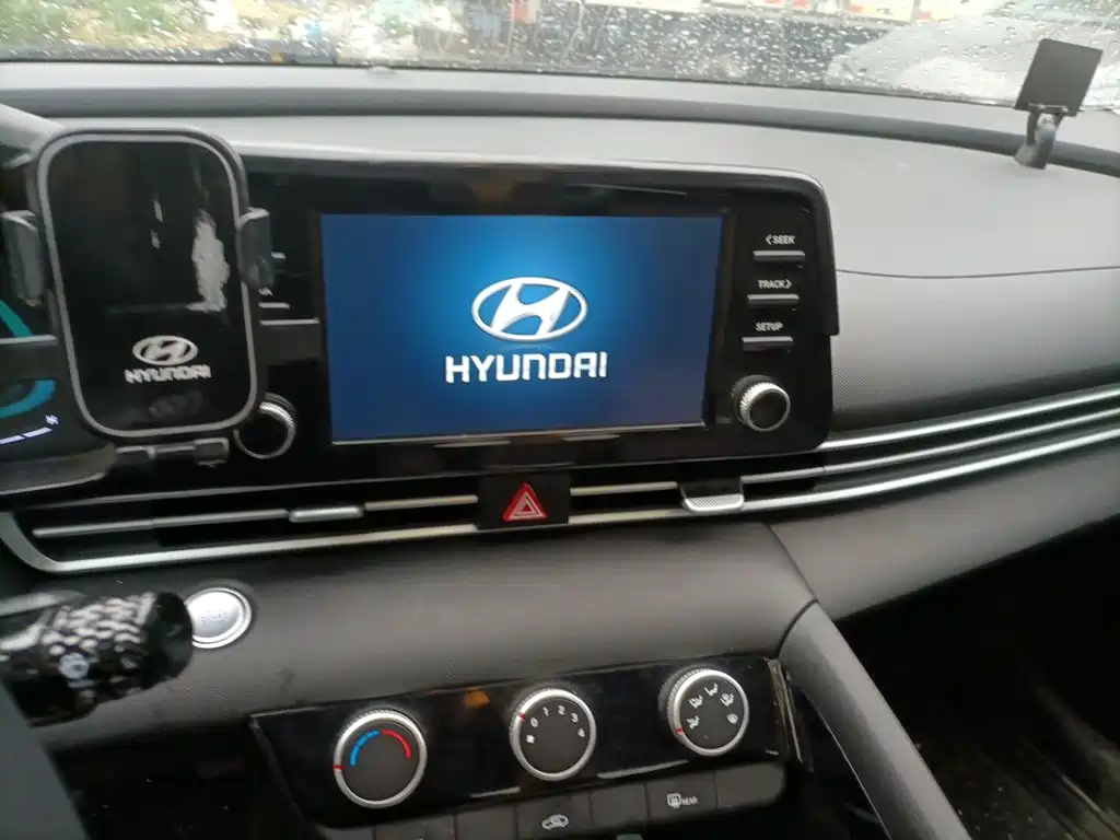 Hyundai Elantra 2024 — фото 14