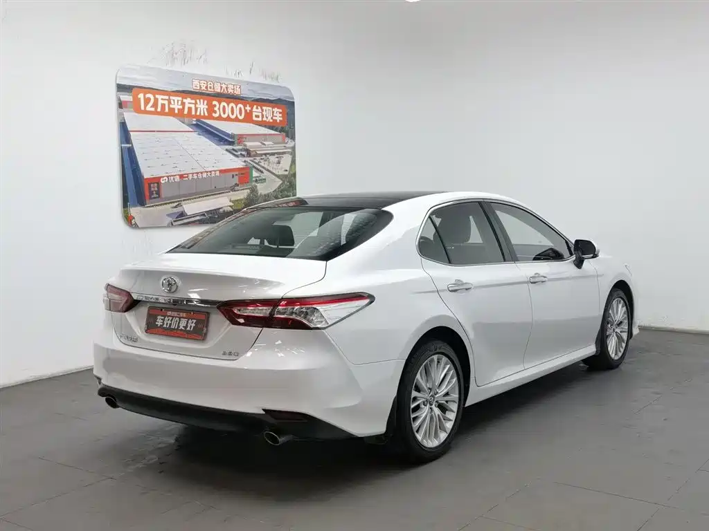 Toyota Camry 2020 — фото 2