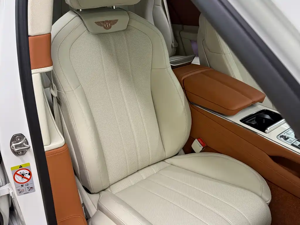 Bentley Flying Spur — фото 4