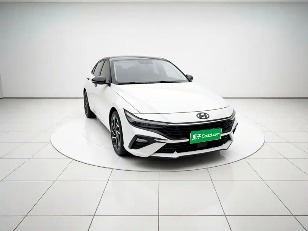 Hyundai Elantra 2024