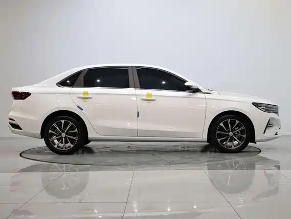 Geely Emgrand 2025 — фото 17