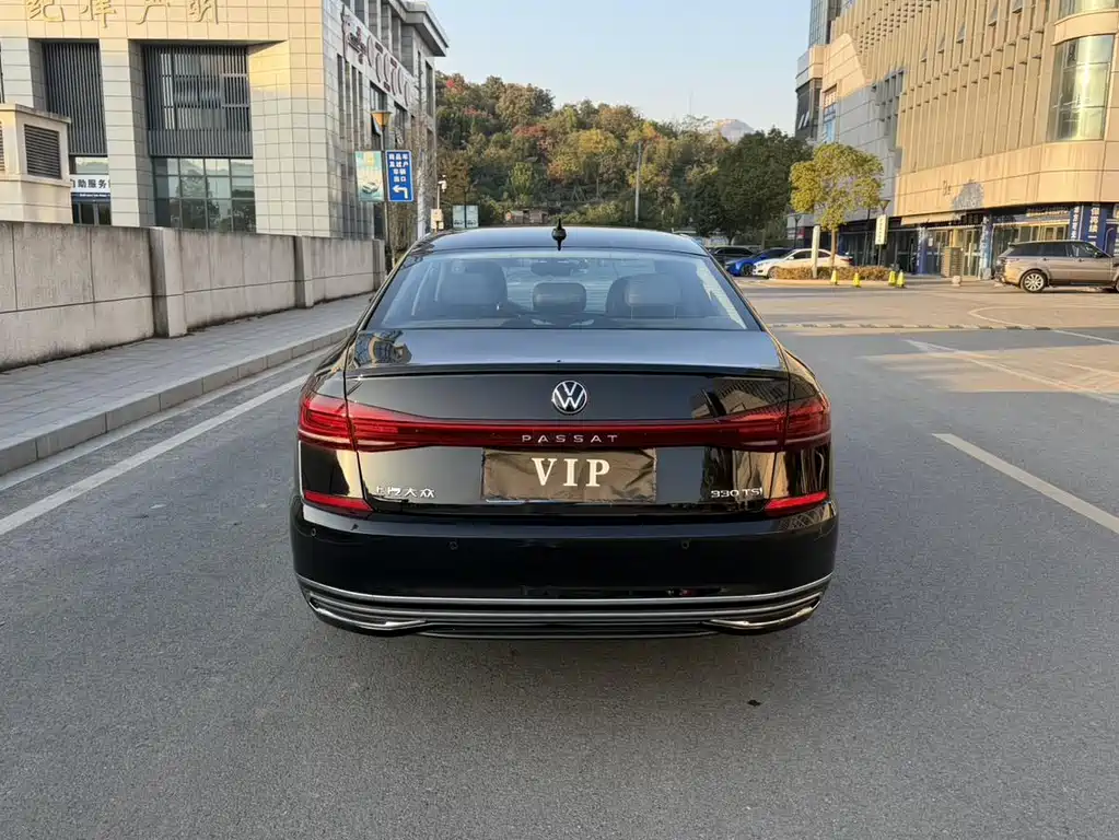 Volkswagen Passat 2022