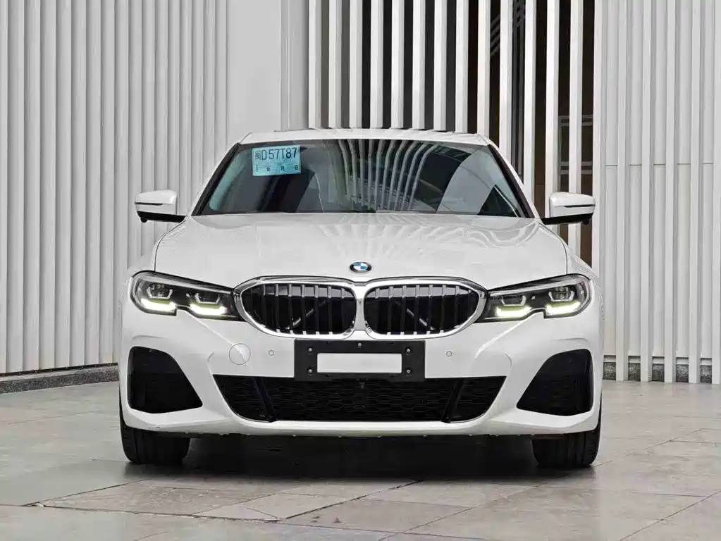 BMW 3 Series 2022 — фото 2