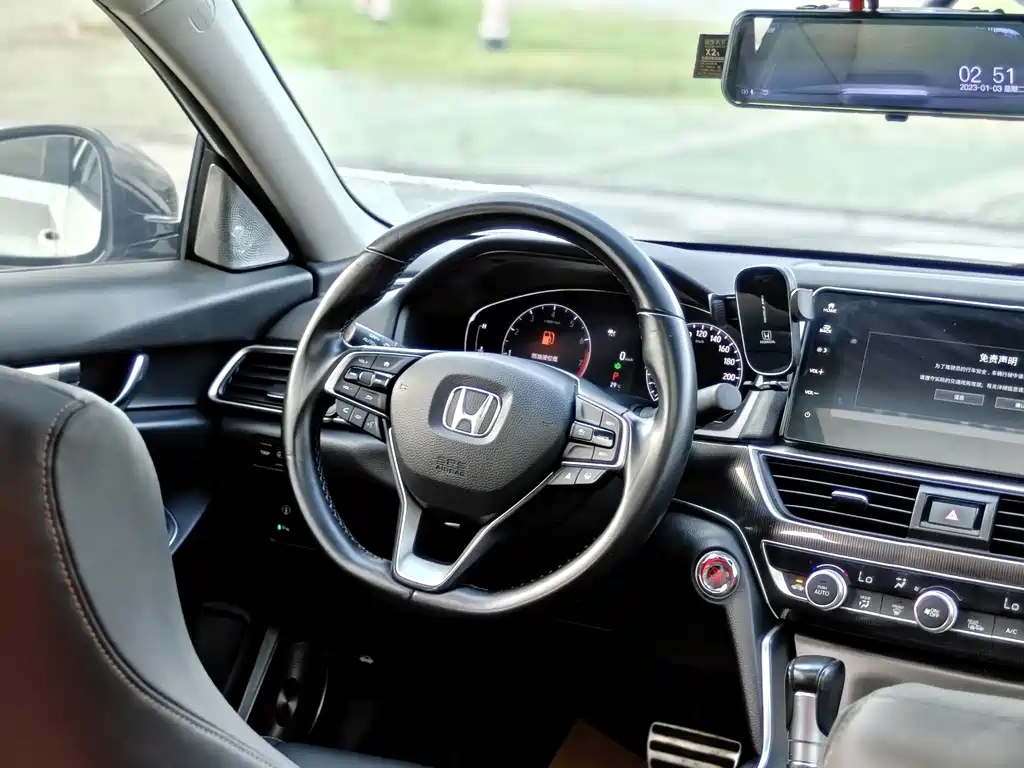 Honda Accord 2022 — фото 10