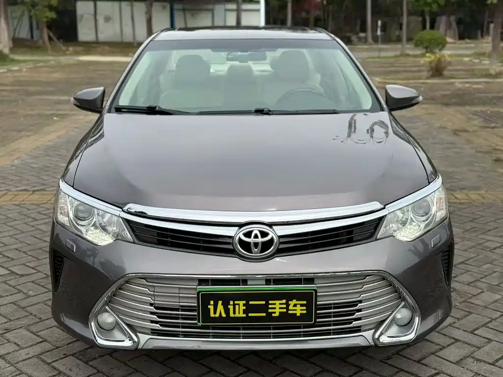 Toyota Camry 2015 — фото 2