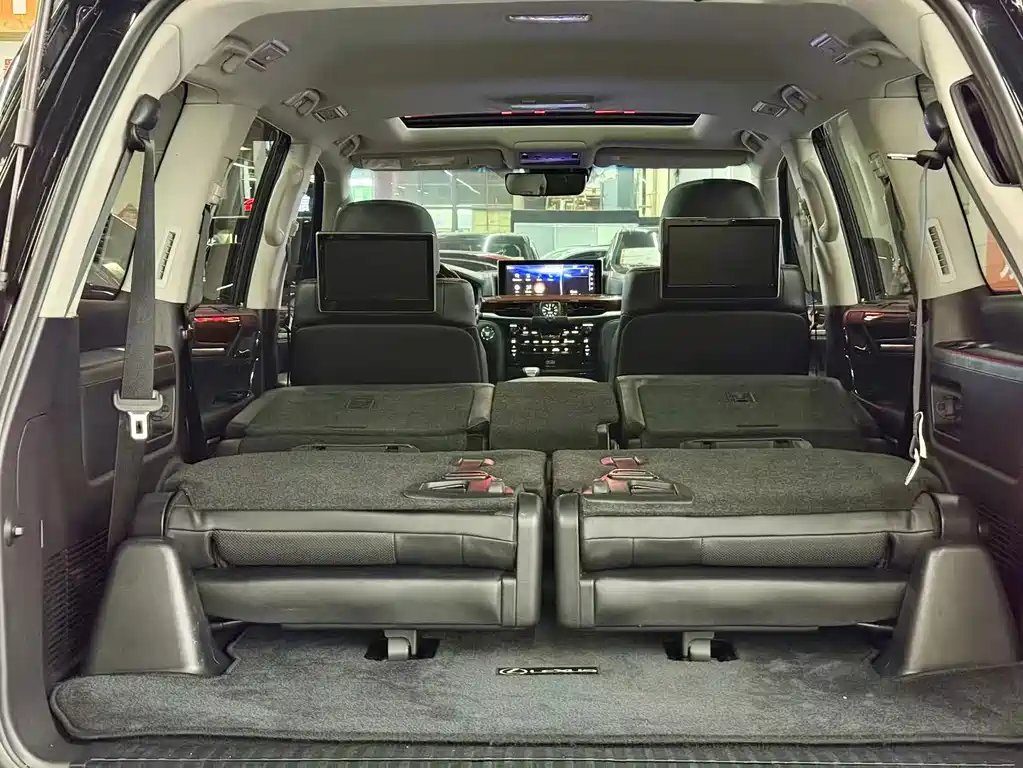 Lexus LX 2016 — фото 19