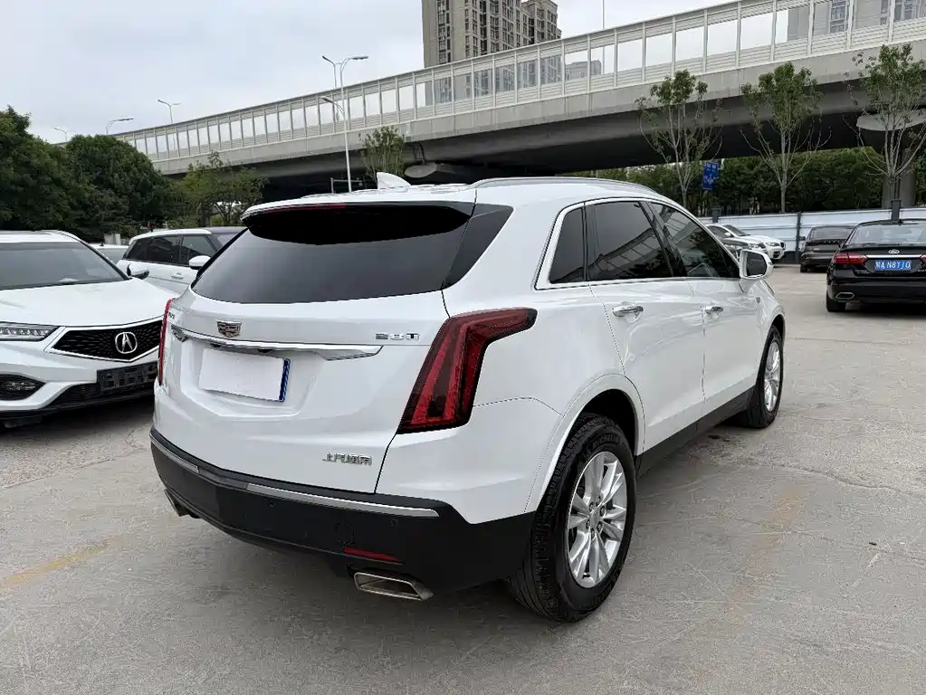 Cadillac XT5 2020 — фото 11