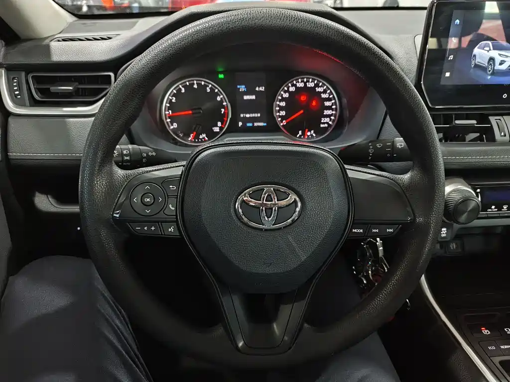Toyota Wildlander 2023 — фото 10