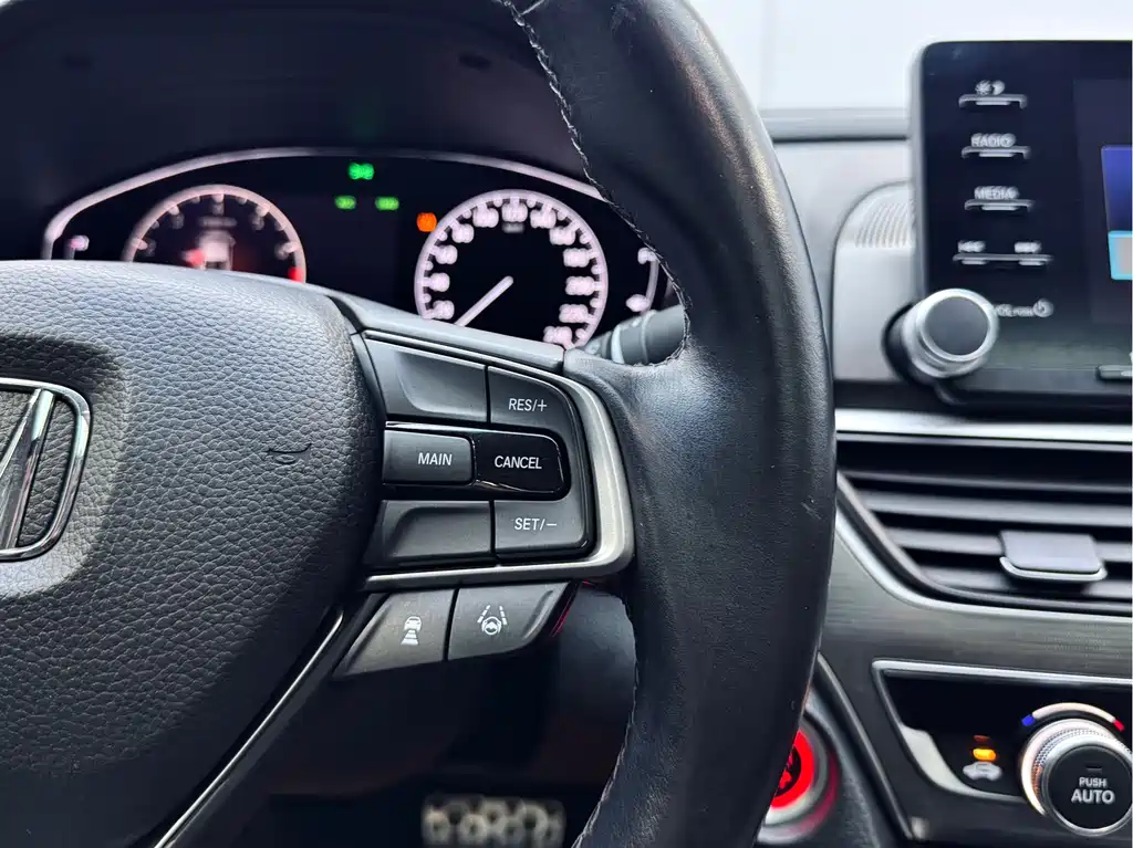 Honda Accord 2018 — фото 20