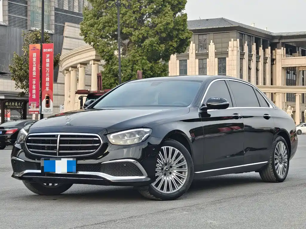 Mercedes-Benz E-Class 2023 — фото 1