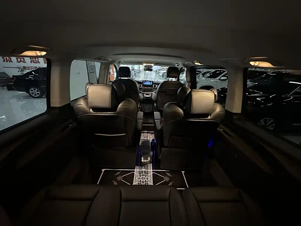 Mercedes-Benz Vito 2023 — фото 15