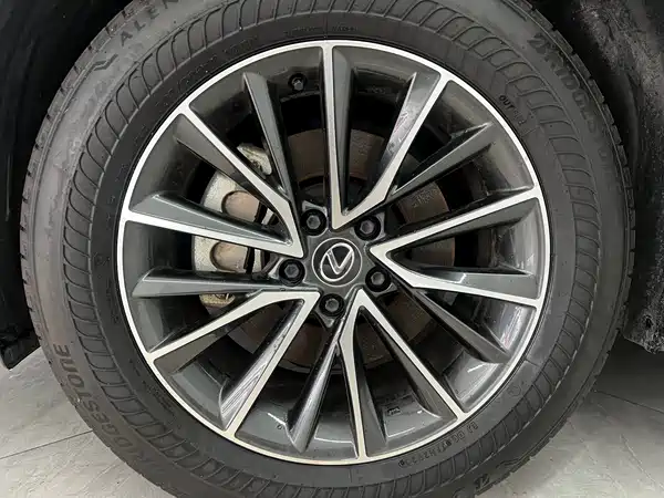 Lexus NX 2023